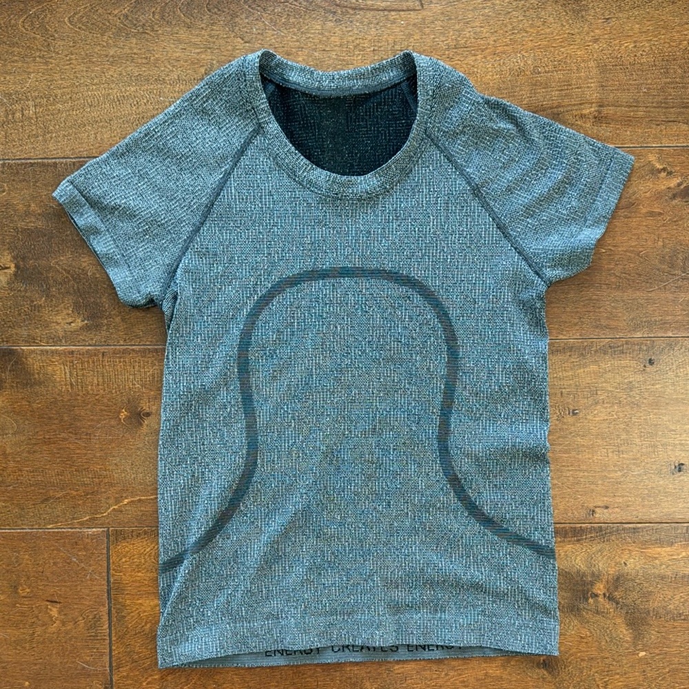 Lululemon Swiftly Tech tee 2.0– waist length NWT